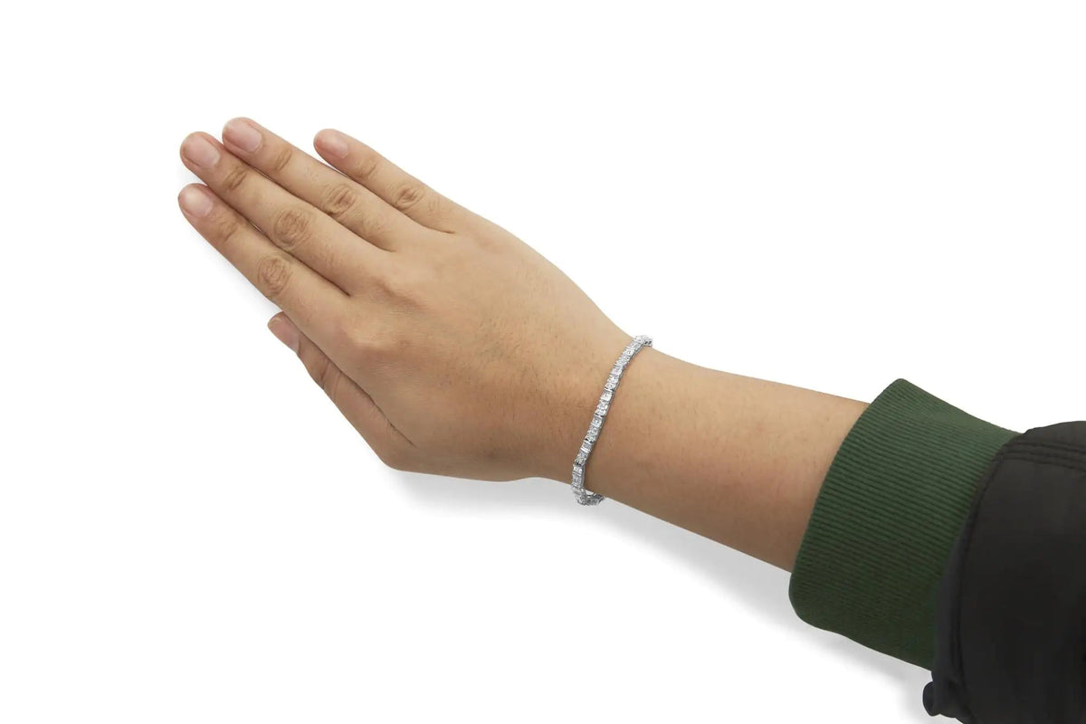 10K White Gold 1/2 Cttw Round and Channel Set Baguette Diamond Alternating Link 7&quot; Bracelet (H - I Color, I2 - I3 Clarity) - Rieworkes