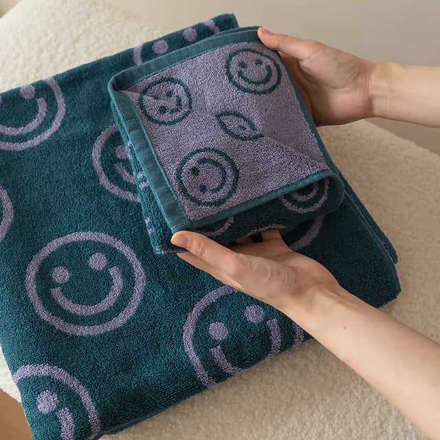 2-Sided Smile Pattern Combed Cotton Face Towel Mimarta